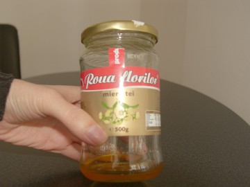 Producția de miere s-a redus la jumătate din cauza ploilor